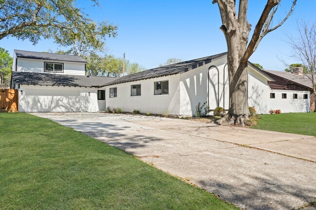 Foto del edificio - 10722 Lynbrook Dr