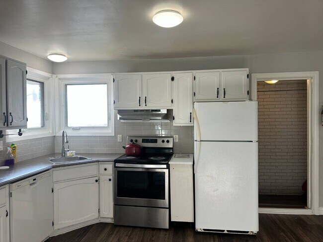 Building Photo - Weller St Rental