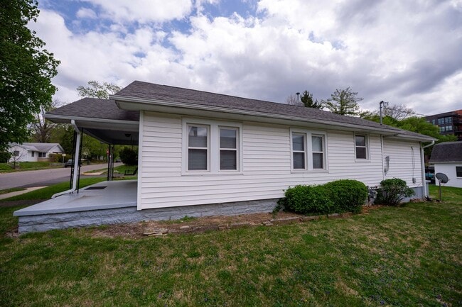 Building Photo - 112 E 15th St