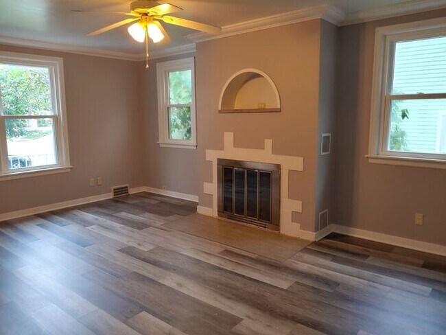 Foto del edificio - Charming 2 Bedroom Cottage with an Office