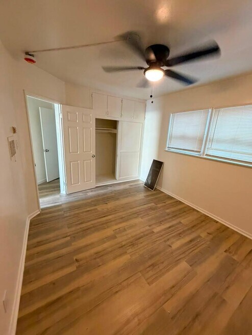 Building Photo - 1540 W 226th St