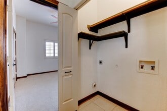 Building Photo - 1426 W 21st St