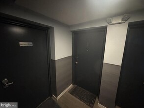 Building Photo - 500 S Courthouse Rd