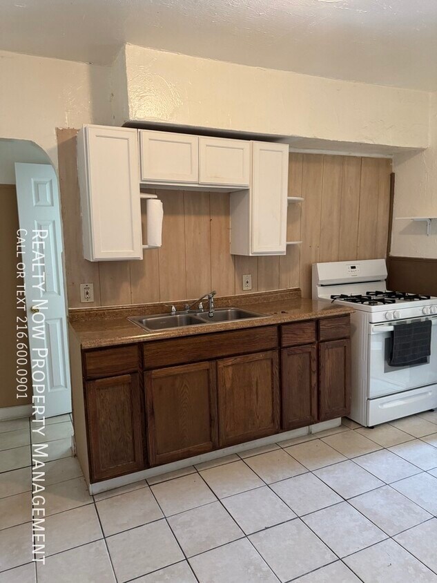 Foto del edificio - 3356 W 33rd St