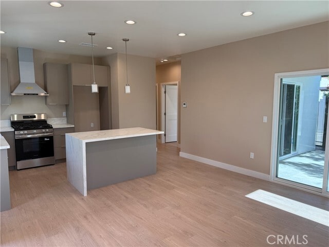 Building Photo - 1072 N Vinedo Ave