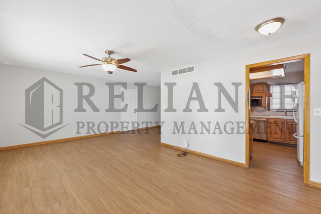 Foto del edificio - 8300 W 9th St N