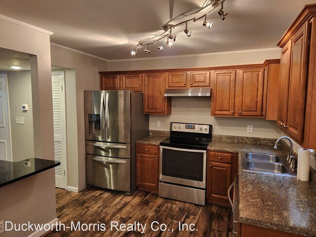 Building Photo - 2 br, 2.5 bath House - 1100 14th Ave. #B2