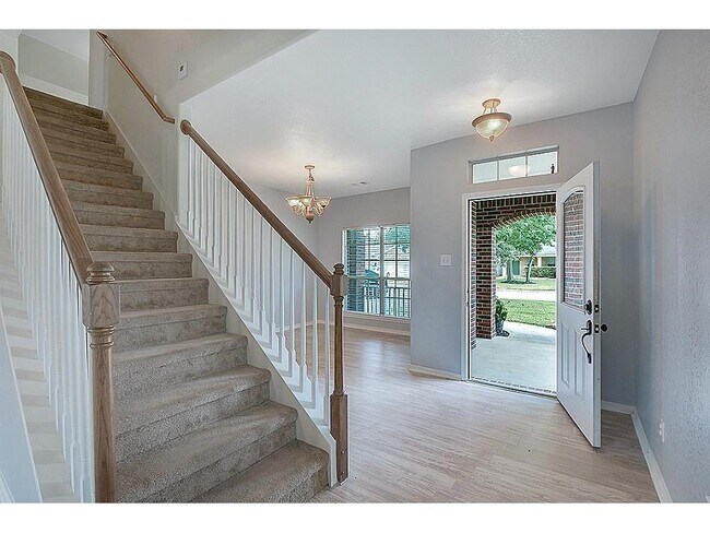 Foto del edificio - 810 Levi Bend