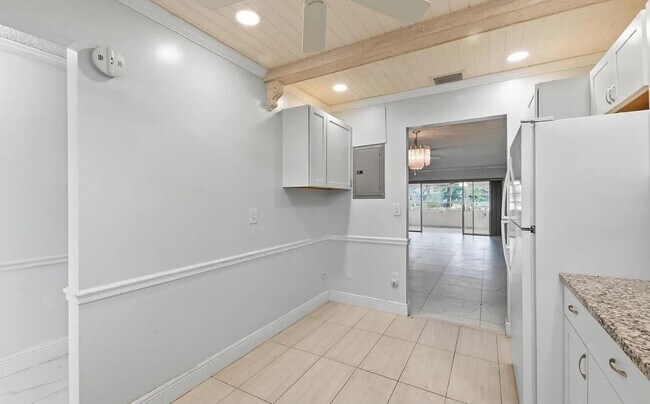 Building Photo - 5725 Fernley Dr E