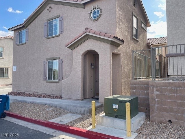 Primary Photo - 4015 Sparrow Rock St