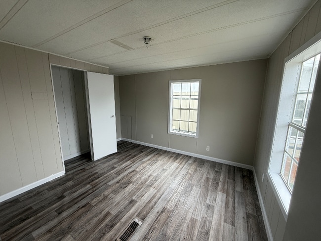 Foto del edificio - 80 Redwood Ln