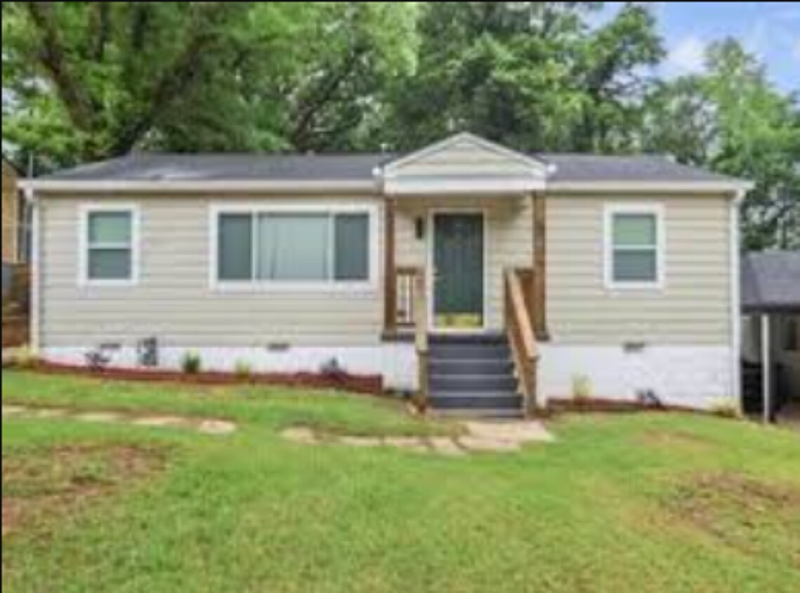 Primary Photo - 3 bed 2 bath in Atlanta!