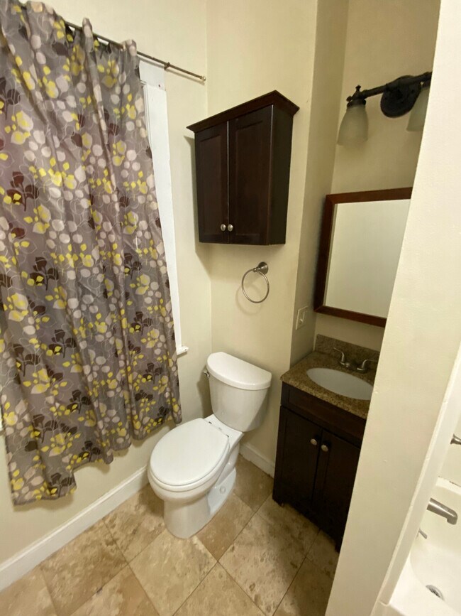 Building Photo - 9 Chilcott Pl
