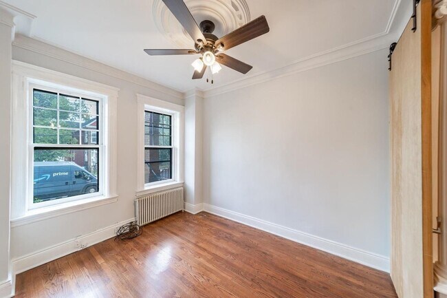 Foto del edificio - 31 Winfield Ave