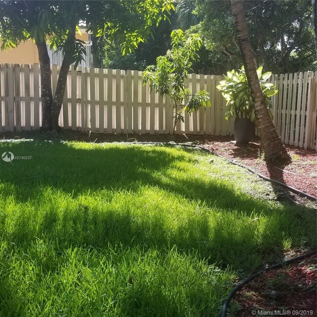 Foto del edificio - 15910 NW 12th Ct