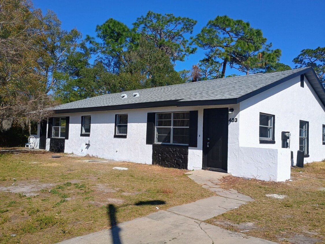 Primary Photo - Adorable 2 bedroom 2 bathroom Duplex! Comp...