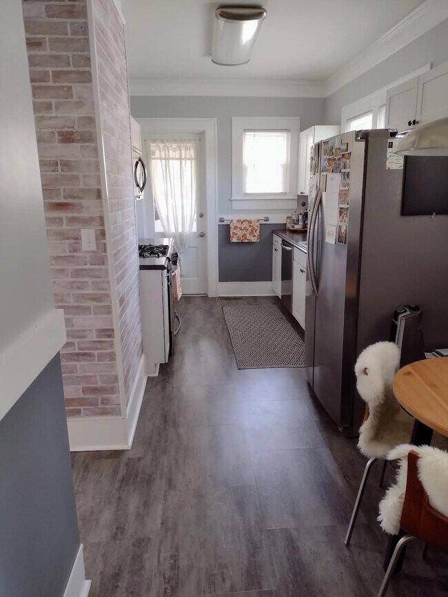 Foto del edificio - 1724 Haywood Road-Close to town & great sc...