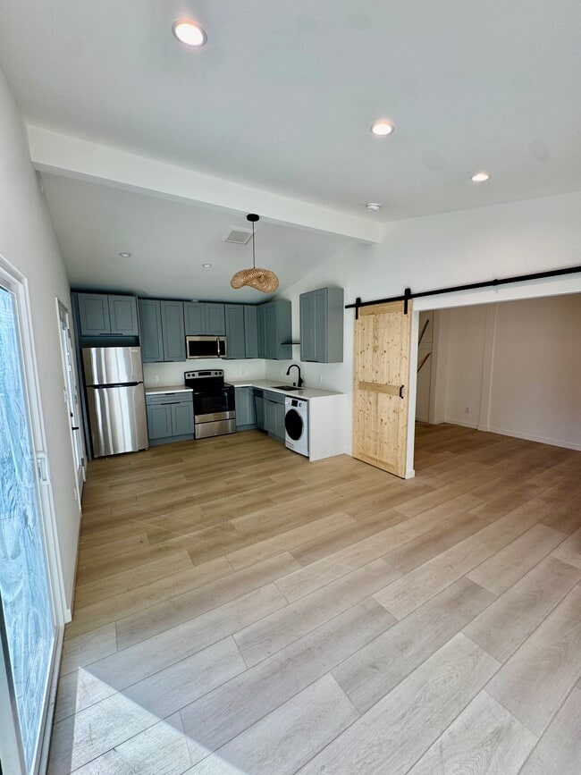 Building Photo - 16159 Hartsook St