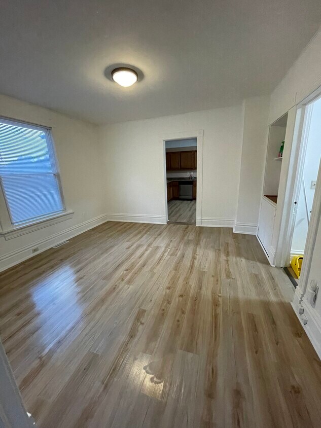 Sala de estar - 630 Hagerer St