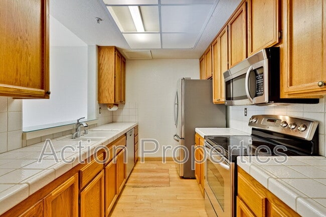 Building Photo - 409 Hillwood Ct