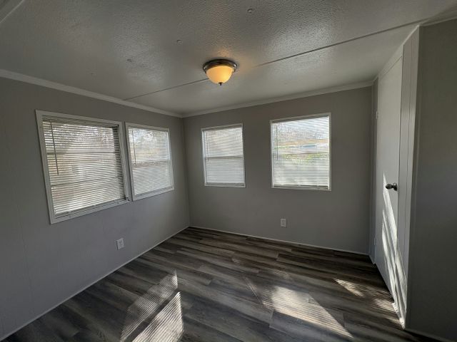 Foto del edificio - 2850 New Tampa Hwy