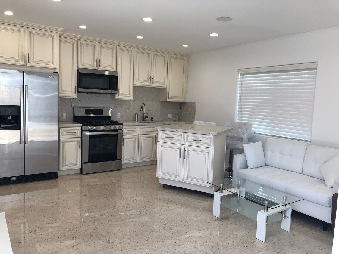 Foto principal - 1515 Ellsmere Ave