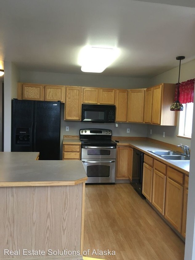 Foto principal - 19570 Highland Ridge Dr