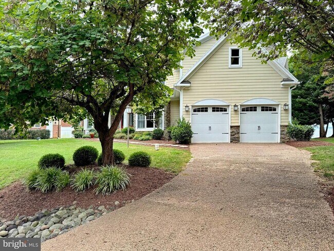 Foto del edificio - 11660 Bachelors Hope Ct