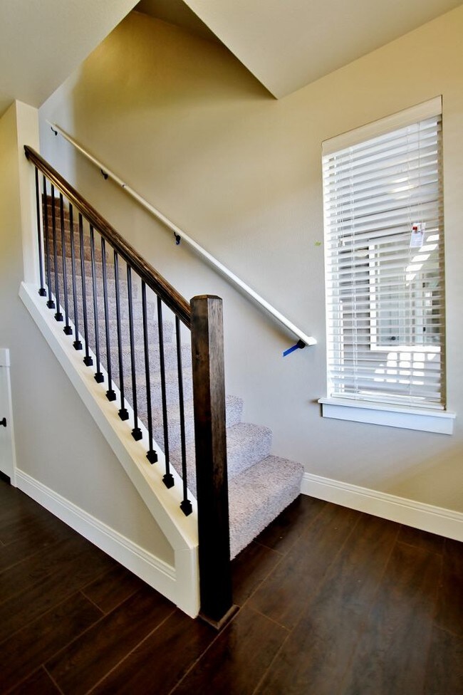 Building Photo - Pet Friendly House at 45 Degree Central