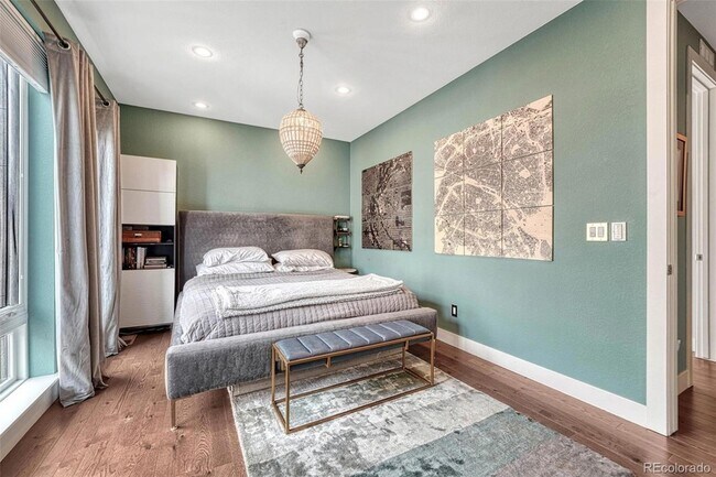 Foto del edificio - 2432 N Washington St