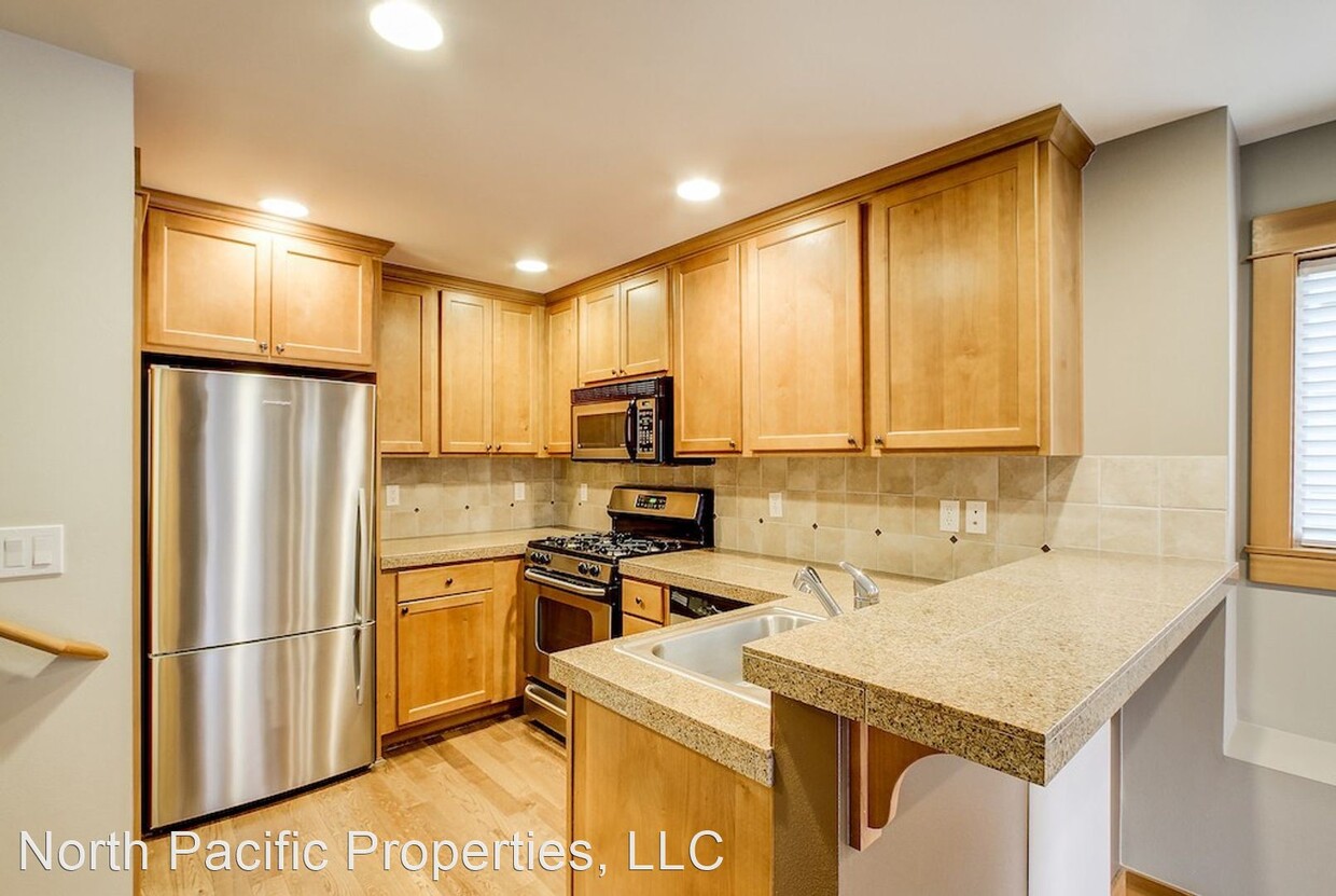 Primary Photo - 3 br, 2.5 bath House - 5204 Delridge Way S...