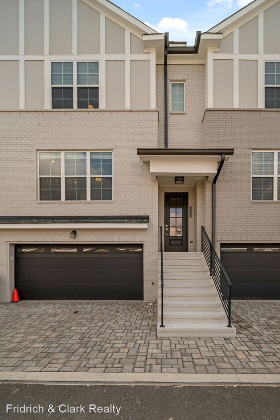 Foto principal - 2 br, 2.5 bath House - 7017 Westside Circle