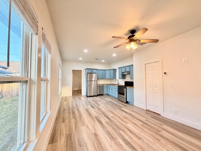 Foto del edificio - 1005 S Quincy Ave