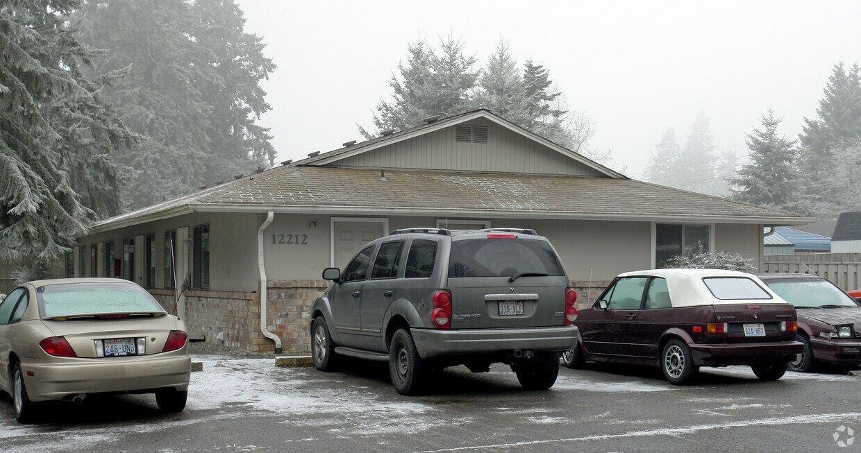 Building Photo - Meadow Glen Apartments