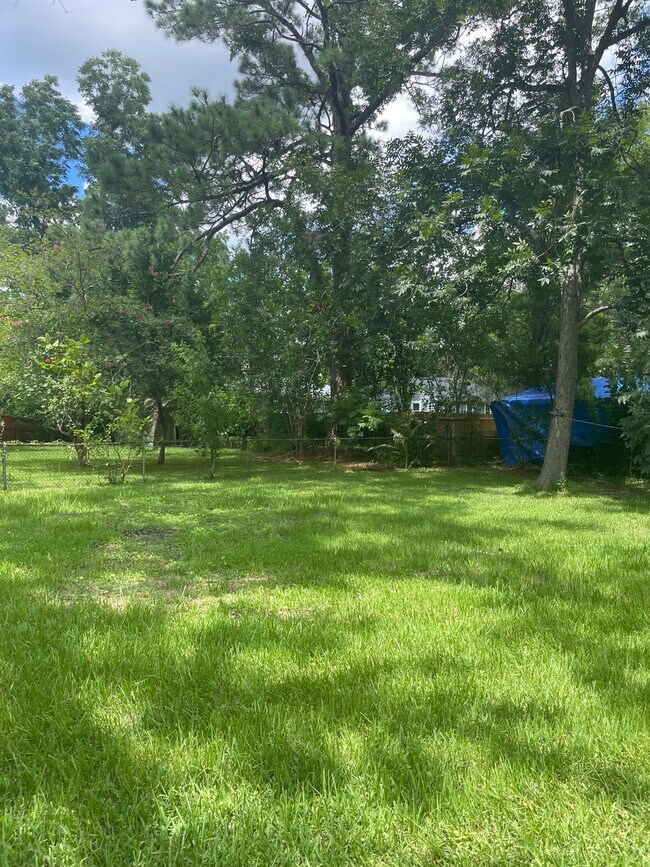 Building Photo - 2881 W 11th St