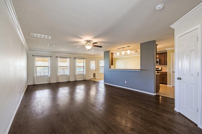 Building Photo - 384 Housefinch Loop