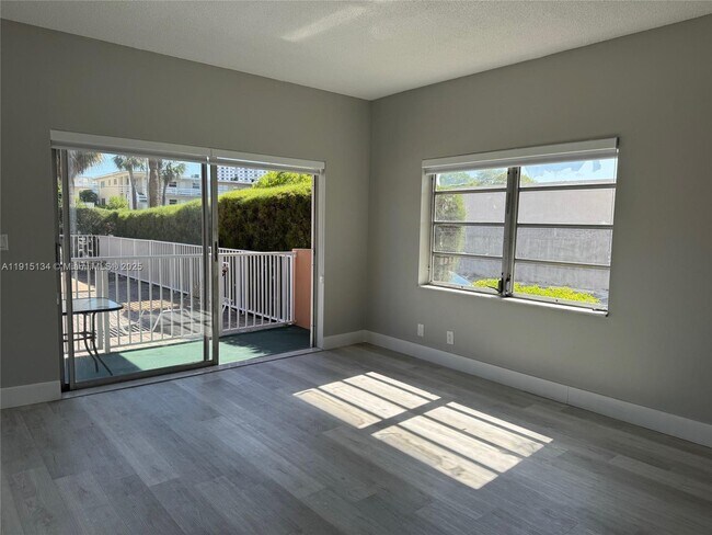 Building Photo - 2200 E Hallandale Beach Blvd