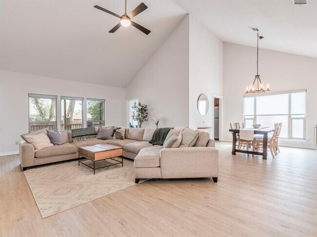 Foto del edificio - 6304 Walebridge Ln