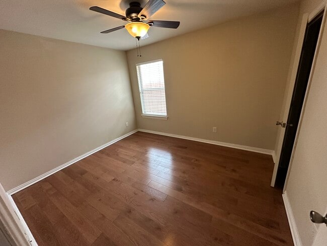 Foto del edificio - 3011 Lockmoor Ln