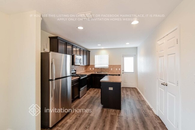 Building Photo - 27305 Paraiso Manor