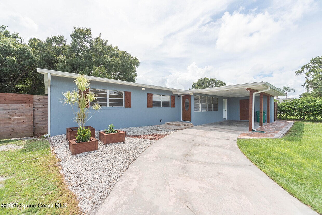 Foto principal - 3235 Alice St