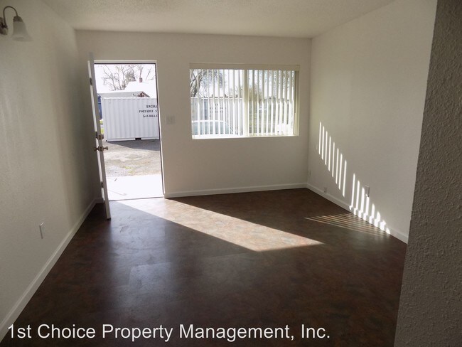 Building Photo - 1131 Walnut Ave