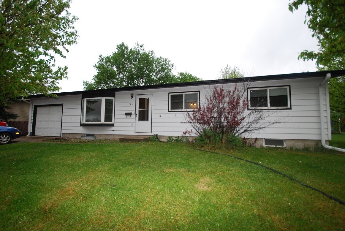 308 22nd Ave S, Brookings, SD 57006 House Rental in Brookings, SD