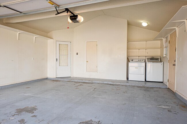 Foto del edificio - 2145 King James Pl