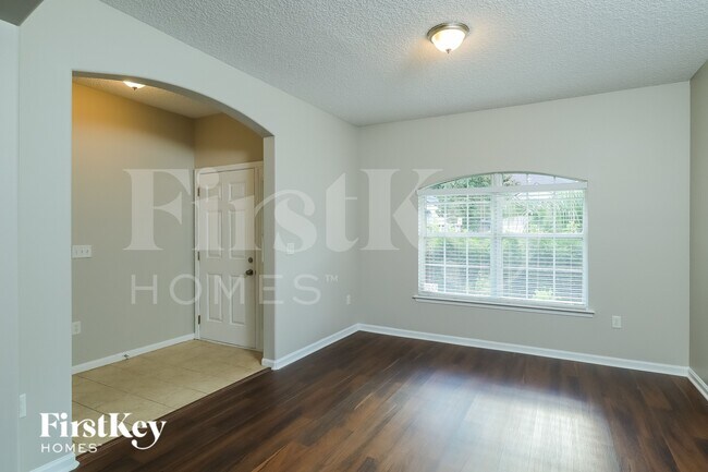 Foto del edificio - 723 Candlebark Dr