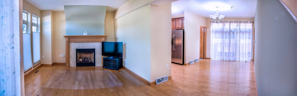 Living Dinning - 584 N Midvale Blvd