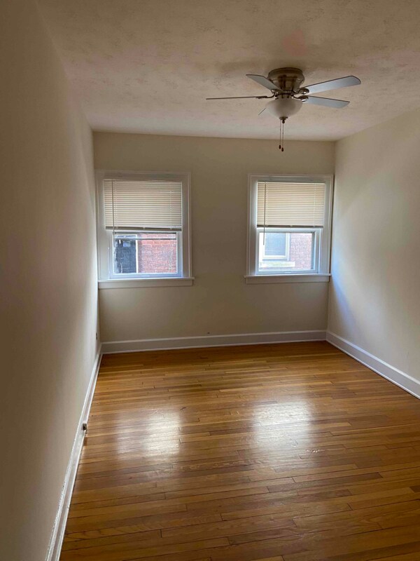 Foto del edificio - 9614 Clifton Blvd