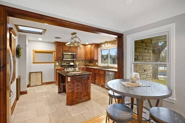 Foto del edificio - 706 1st Ave NW