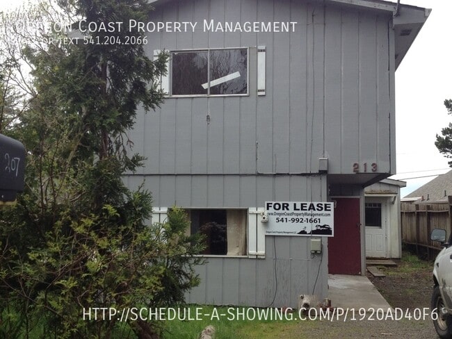 Building Photo - Cute home in Lincoln City