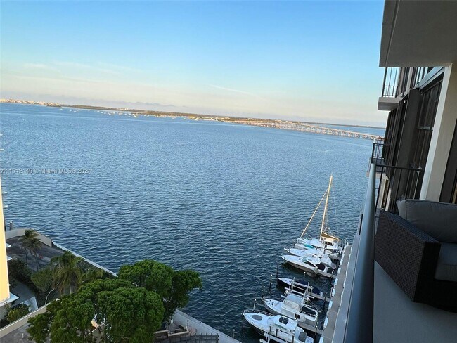 Foto del edificio - 1865 Brickell Ave